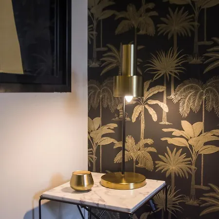 Les Demoiselles Apartment *