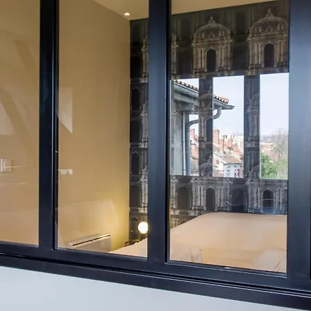 Les Demoiselles Apartment