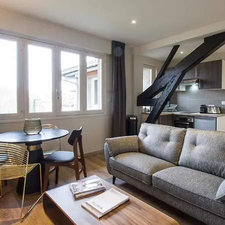 Les Demoiselles Apartment *