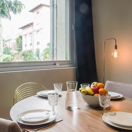 Les Demoiselles Apartment