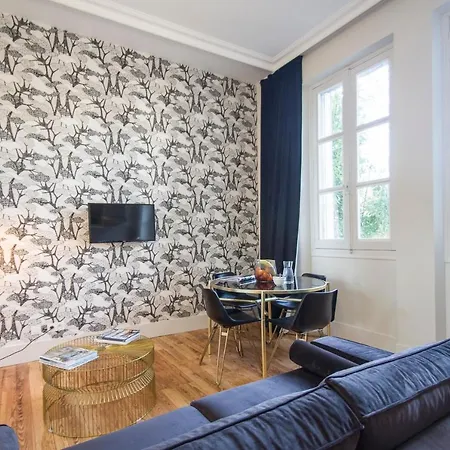 Les Demoiselles Apartment